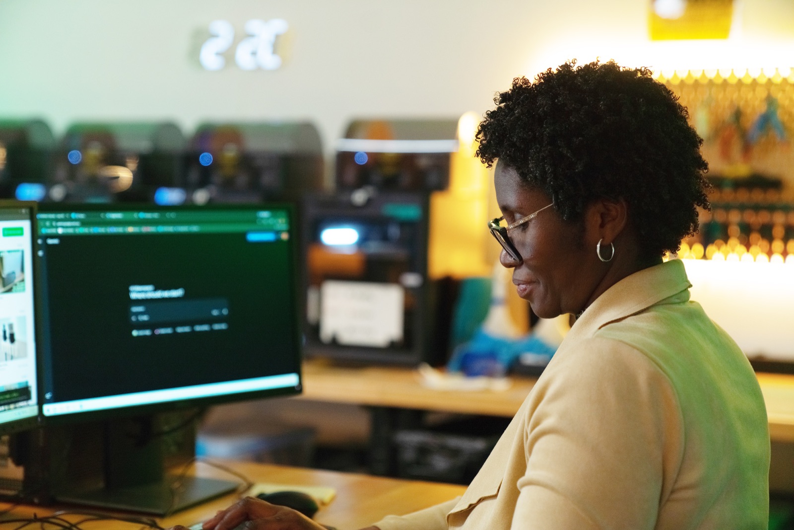 Maker working at a 3D Lab console computer
