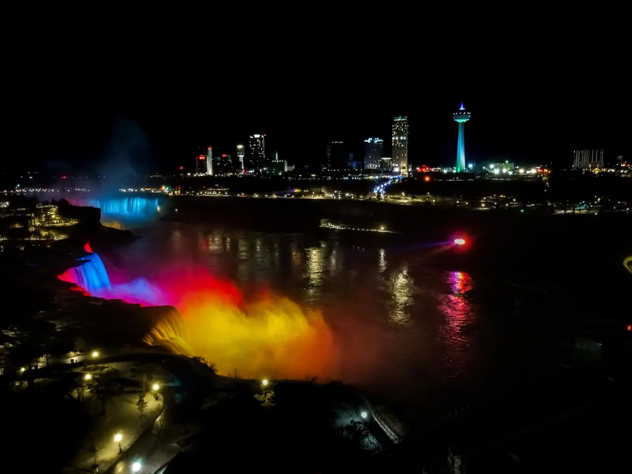 Niagara Falls at night